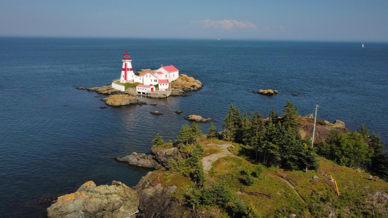 Friars Bay Inn & Cottages Welshpool Екстер'єр фото