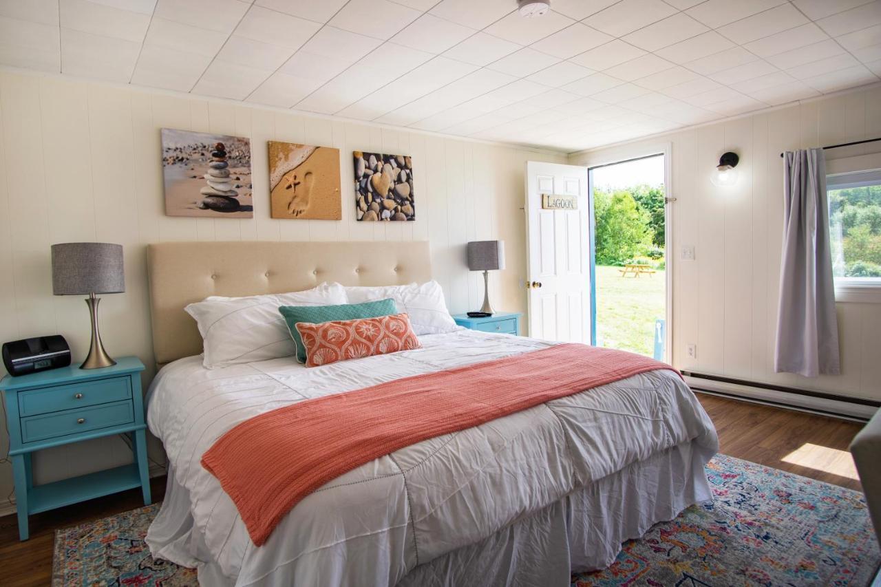 Friars Bay Inn & Cottages Welshpool Екстер'єр фото