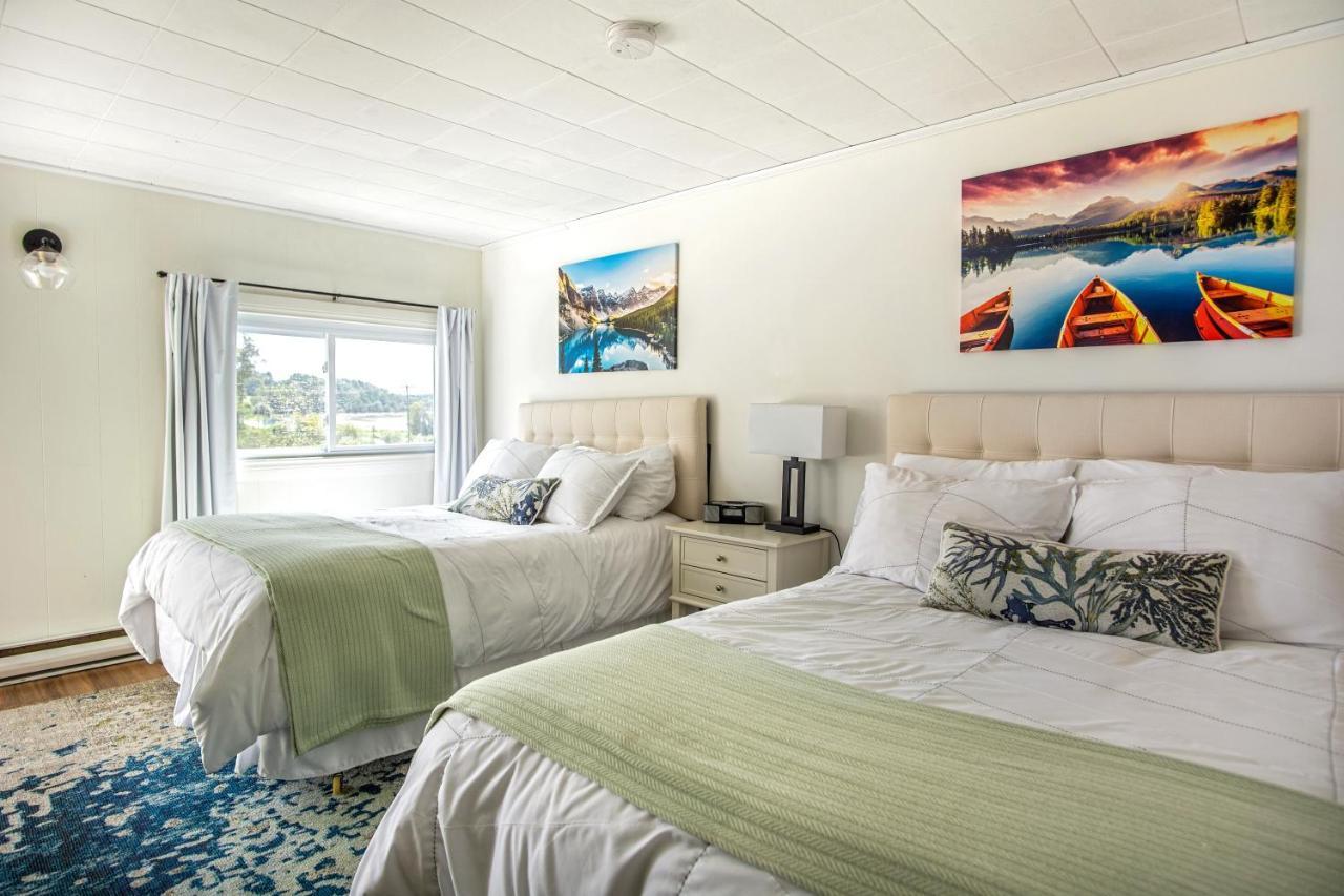 Friars Bay Inn & Cottages Welshpool Екстер'єр фото