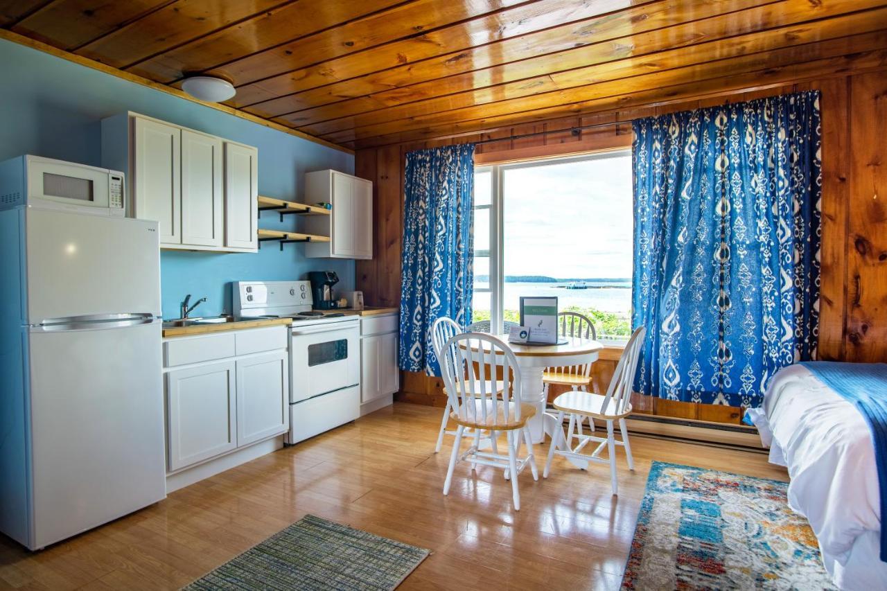 Friars Bay Inn & Cottages Welshpool Екстер'єр фото