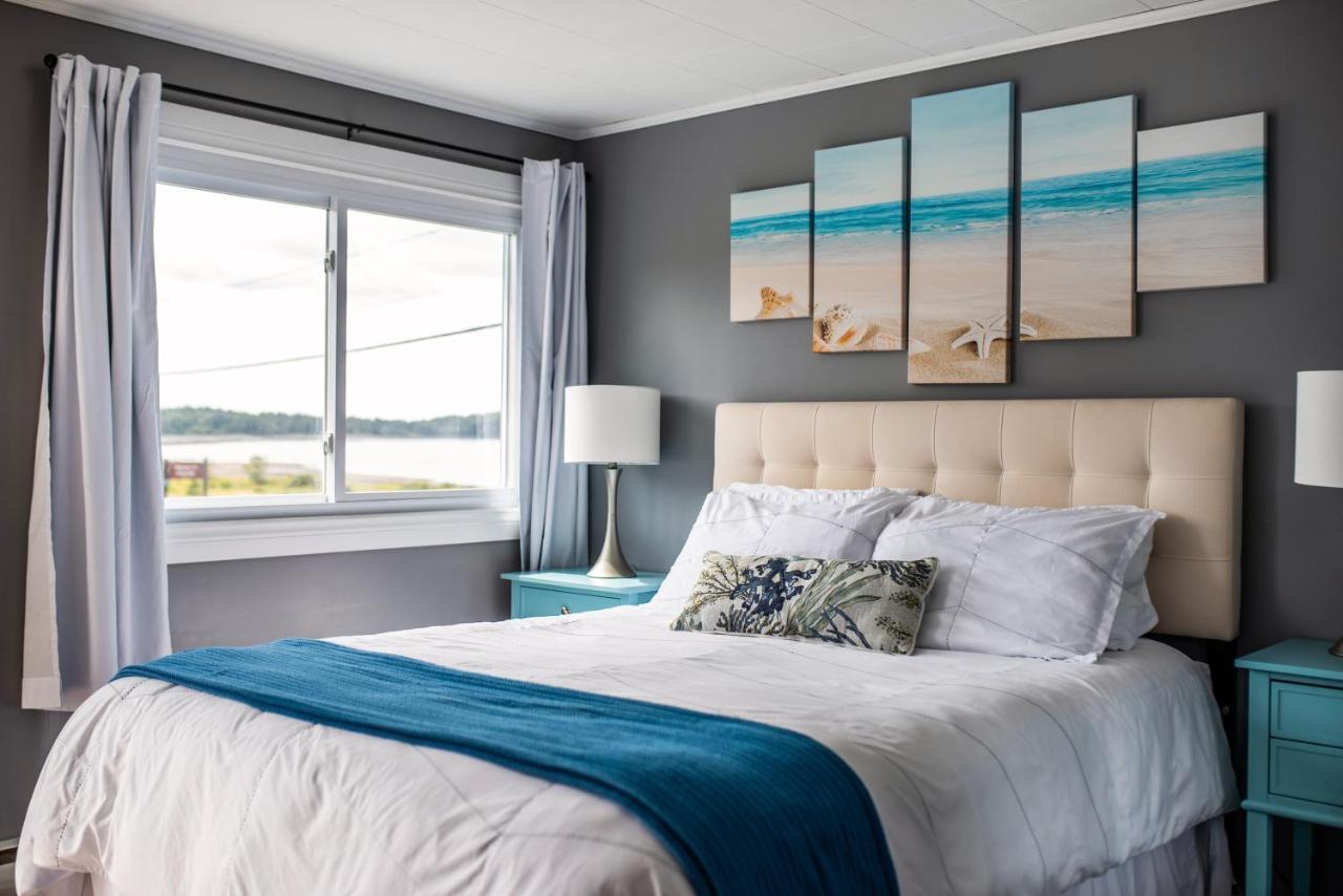 Friars Bay Inn & Cottages Welshpool Екстер'єр фото