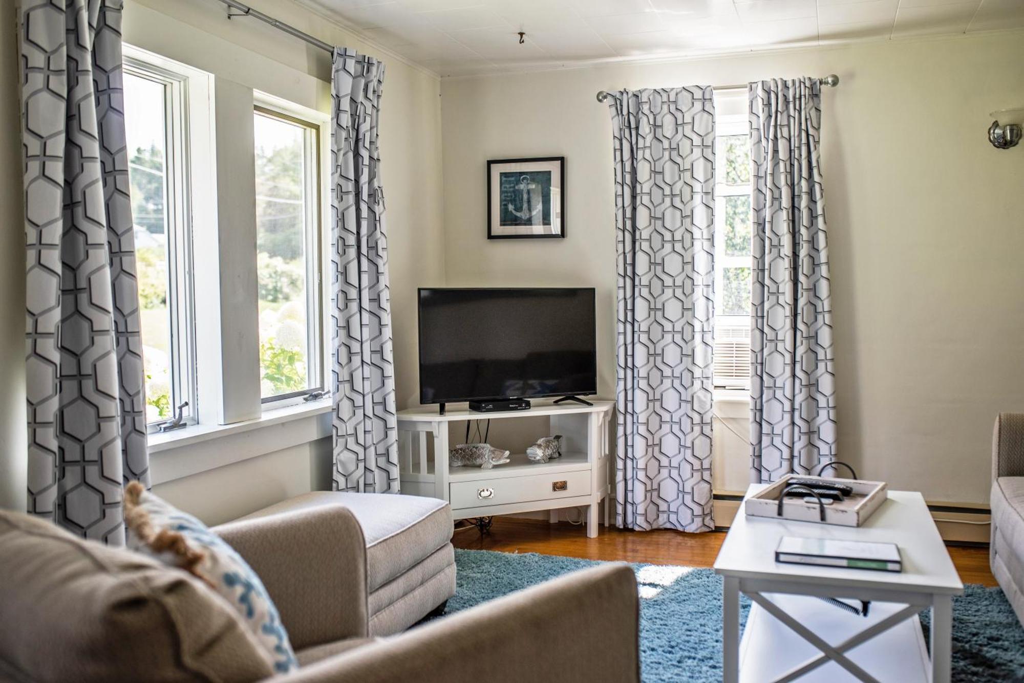 Friars Bay Inn & Cottages Welshpool Номер фото