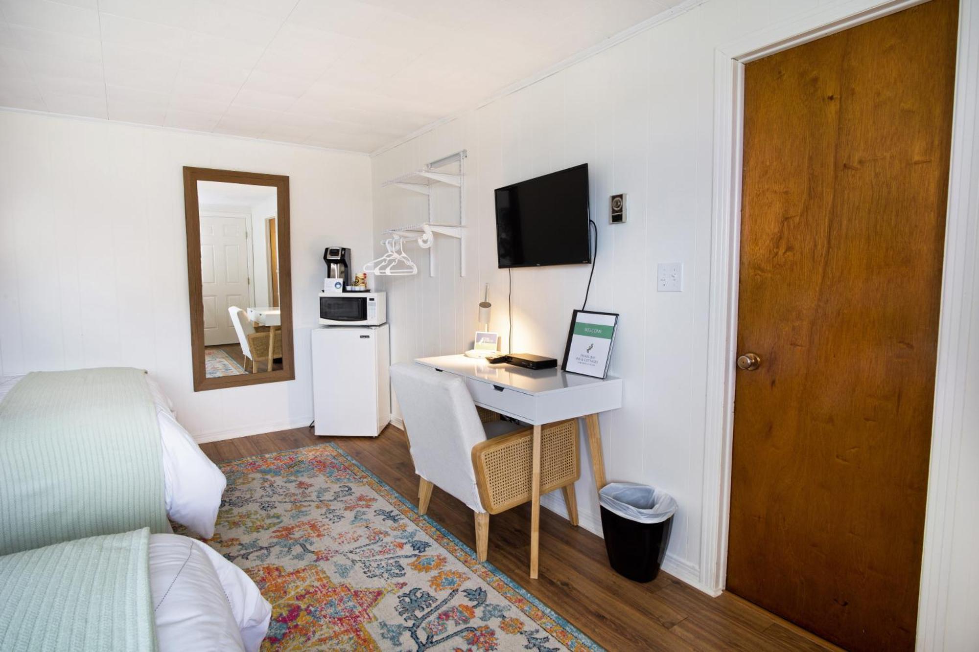 Friars Bay Inn & Cottages Welshpool Номер фото